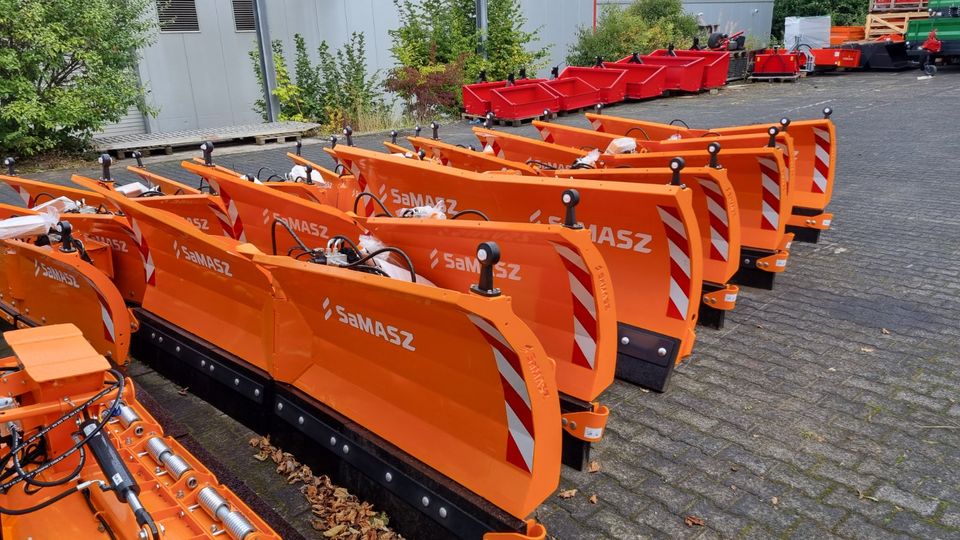 Samasz PSV 271 Vario Schneepflug Schneeschild Traktor 270cm in Olpe