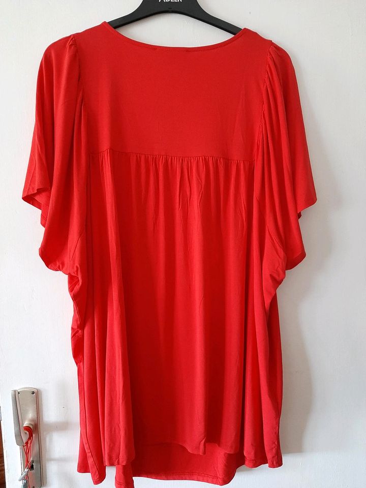 Damenshirt Karree-Ausschnitt Rot Größe 60 Neu in Allstedt