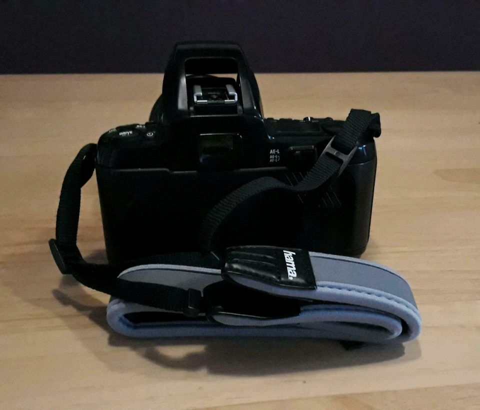 Nikon F-601 mit Zubehör in Herten