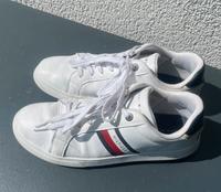 TOMMY HILFIGER Sportschuhe, echt Leder, Gr. 44 (28), Top-Zustand Nordrhein-Westfalen - Möhnesee Vorschau