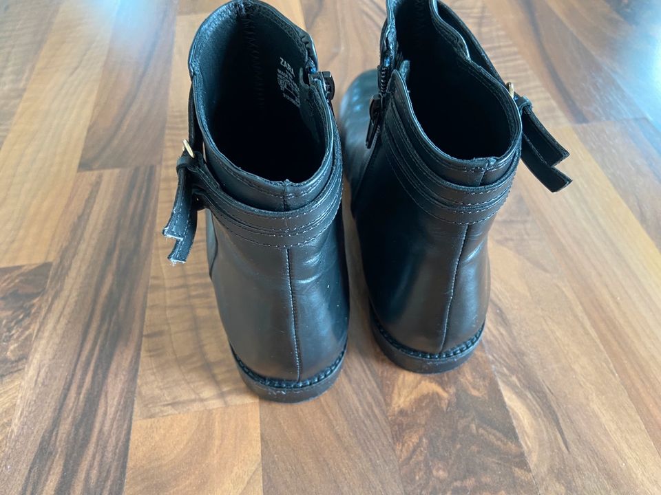 ZARA Stiefel / Boots / Stiefellette Gr. 37 schwarz 1 x getragen in Wirges  