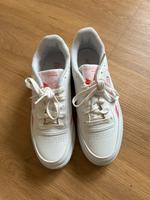Reebok classic 38.5 Weiss pink Niedersachsen - Bramsche Vorschau