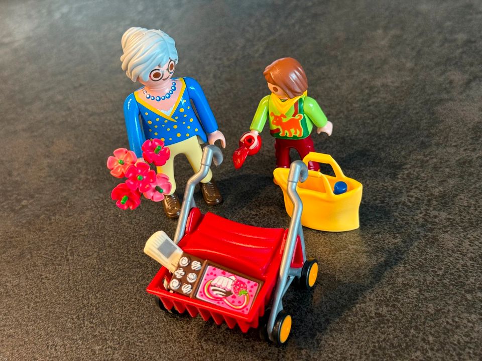 Playmobil 70194 Oma mit Rollator und Enkelin in Gebenbach