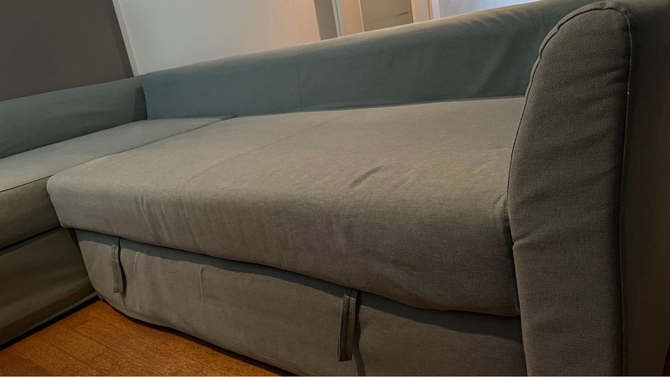 HOLMSUND Eckbettsofa in Orrsta hellblau in Frechen