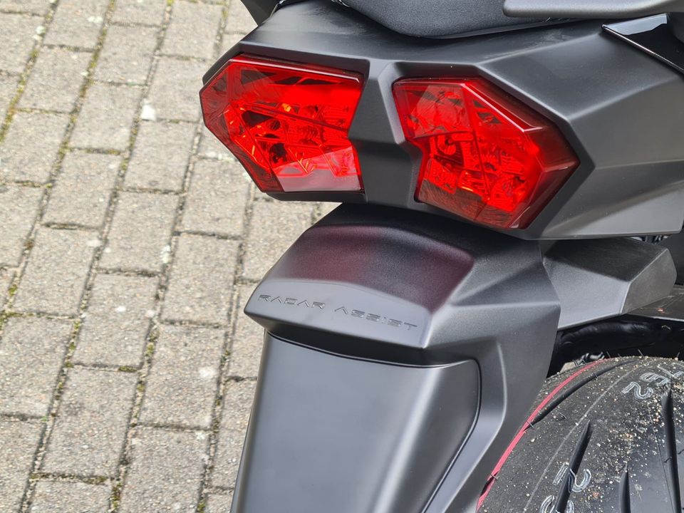 Kawasaki Ninja H2 SX Tourer,Vorführer,Cruise Control, Koffer uvm. in Bad Liebenwerda