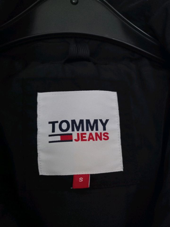 Tommy Hilfiger Winterjacke in Freiburg im Breisgau