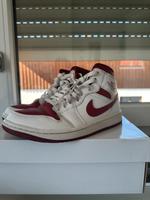 Rot/Weiße Air Jordans Bayern - Hausham Vorschau