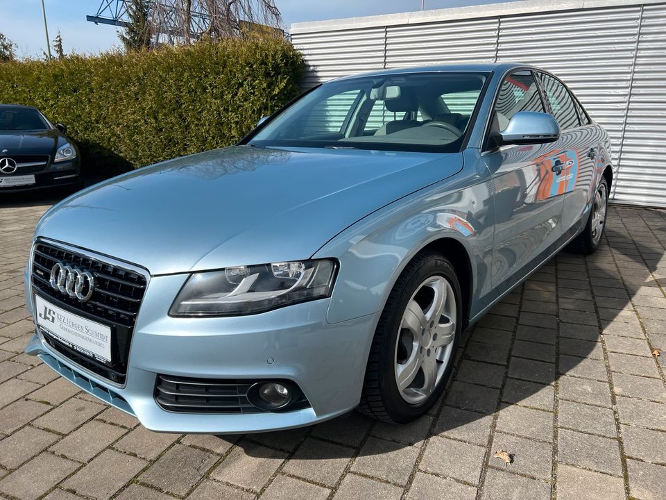 Audi A4 Quattro 3,2 V6 256 PS Automatik Limousine in Königsbrunn