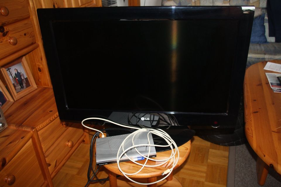 LG 32 LF2510 Fernseher mit Digitalem Kabel-Receiver in Cölbe