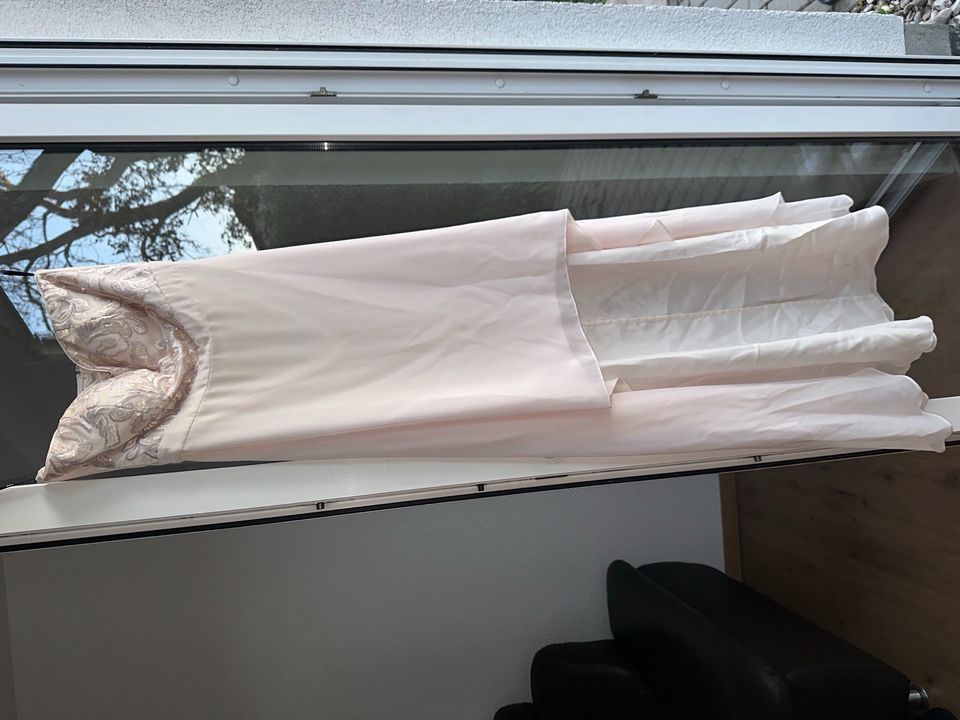 Kleid rosé/creme in Zerbst (Anhalt)