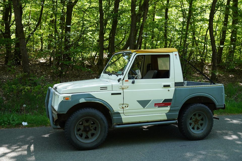 Suzuki SJ 410 in Wiesbaden