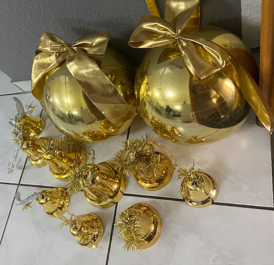 Große goldene Weihnachtskugeln ca 24cm und Glocken in Nordrhein-Westfalen -  Mönchengladbach | eBay Kleinanzeigen ist jetzt Kleinanzeigen