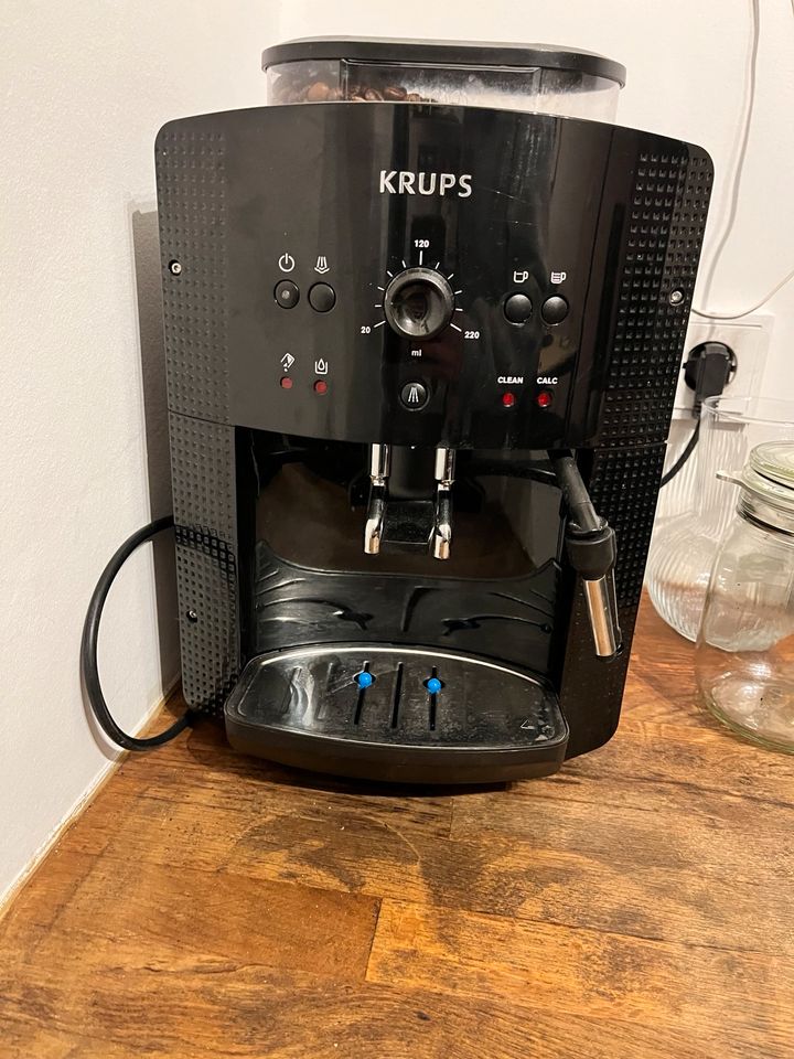 Krups Kaffeevollautomat EA81 Schwarz in Dresden