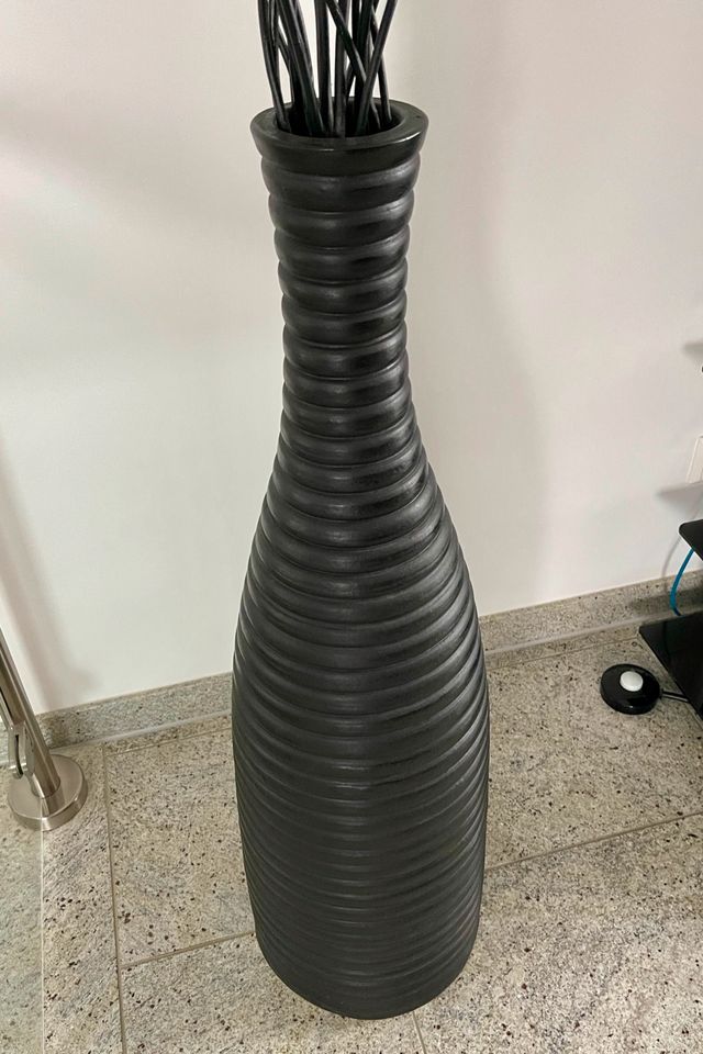 Bodenvase Ikea schwarz 90 cm hoch in Herten