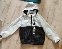 Übergangsjacke Windbreaker Gr. 122/128 Hessen - Oberursel (Taunus) Vorschau