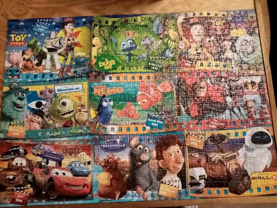 1000 Teile Puzzle Disney Motiv in Laxten