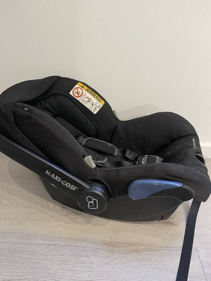 Maxi Cosi Autositz Babyschale in Oyten