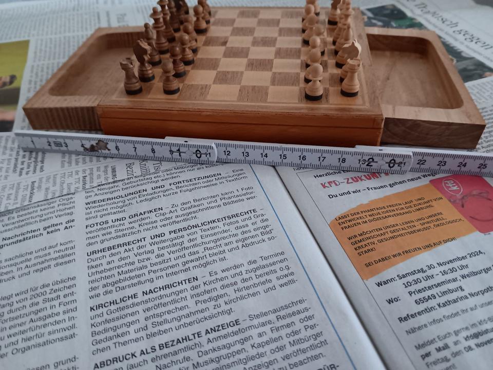 MINI-SCHACH Miniatur Schachspiel aus Holz magnetisch in Hadamar