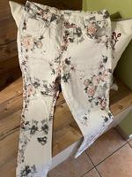 Jeans mit Blumenmuster Bayern - Rosenheim Vorschau