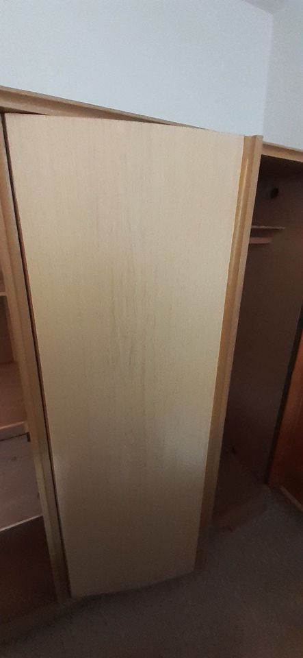 MDDZ / Kleiderschrank / Mid Century / 50er60er / Wäscheschrank in Leipzig