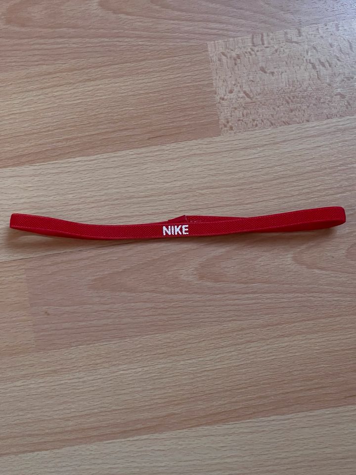 Nike Stirnband Rot Original in Lüneburg