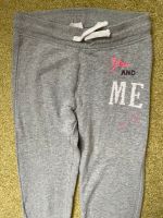 Jogginghose Sweathose H&M Gr. 146 hellgrau Slim Sachsen - Burkhardtsdorf Vorschau