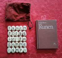 Komplettes Runen-Set – Runenbuch + 25 Runen im Beutel Brandenburg - Cottbus Vorschau