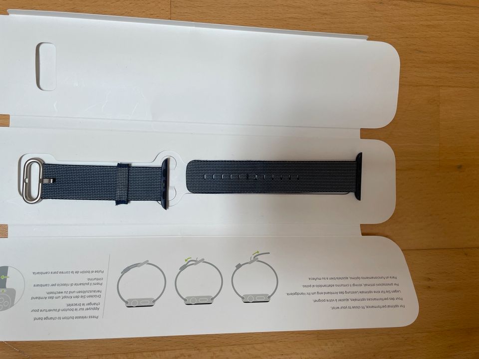 Apple Watch 42mm Midnight Blue Woven Nylon Armband in Kaufbeuren