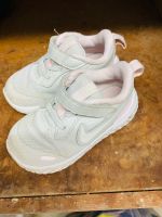 Nike Sneakes Kinder Gr 23,5 / rosa grau weiß Baden-Württemberg - Freiburg im Breisgau Vorschau