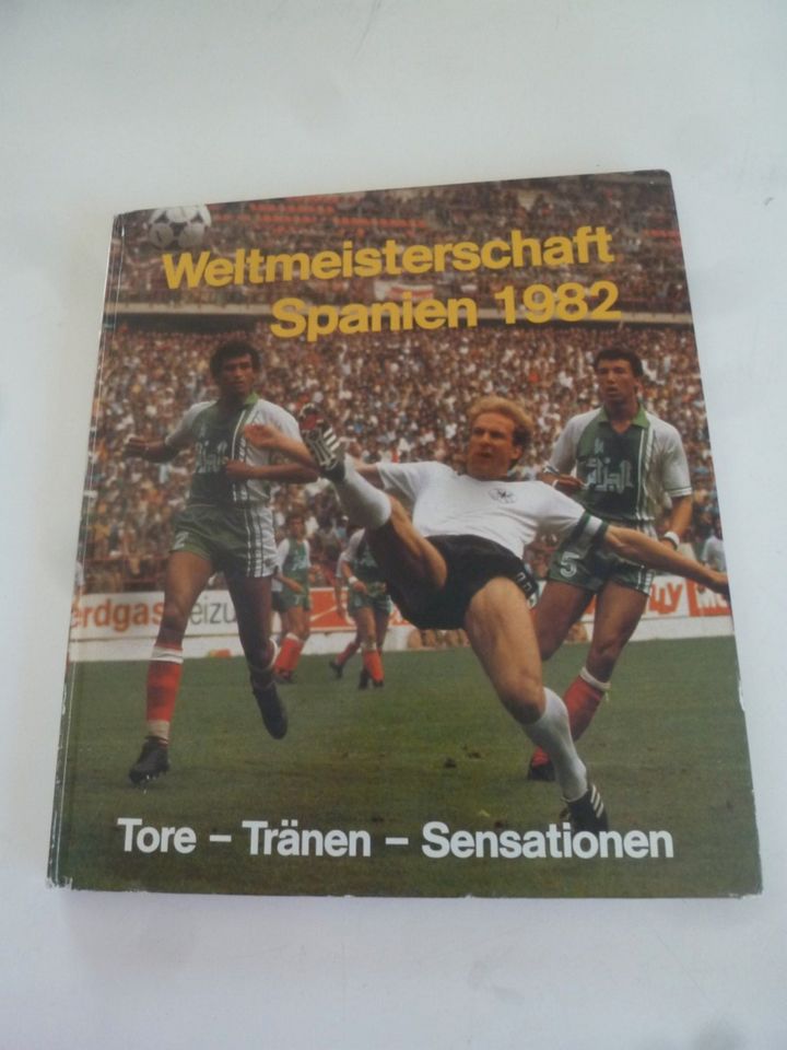 6 Fußball WM- Bücher, , 1982,1986,1990.1994,EM 92 in Brunnthal