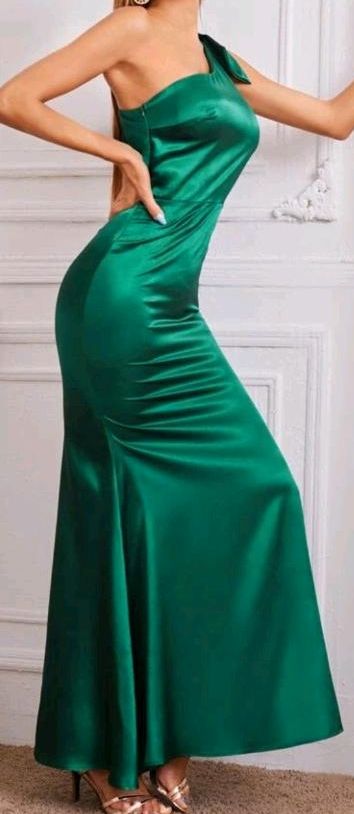 Gr. 38 Abendkleid Maxikleid one shoulder in Bad Lippspringe