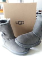 UGG Boots Stiefel Bailey Button II, NEU Gr. 37, grau Brandenburg - Potsdam Vorschau