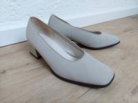 Taupe grau beige klassische Pumps von Gabor, Gr. 38 Bayern - Ergoldsbach Vorschau
