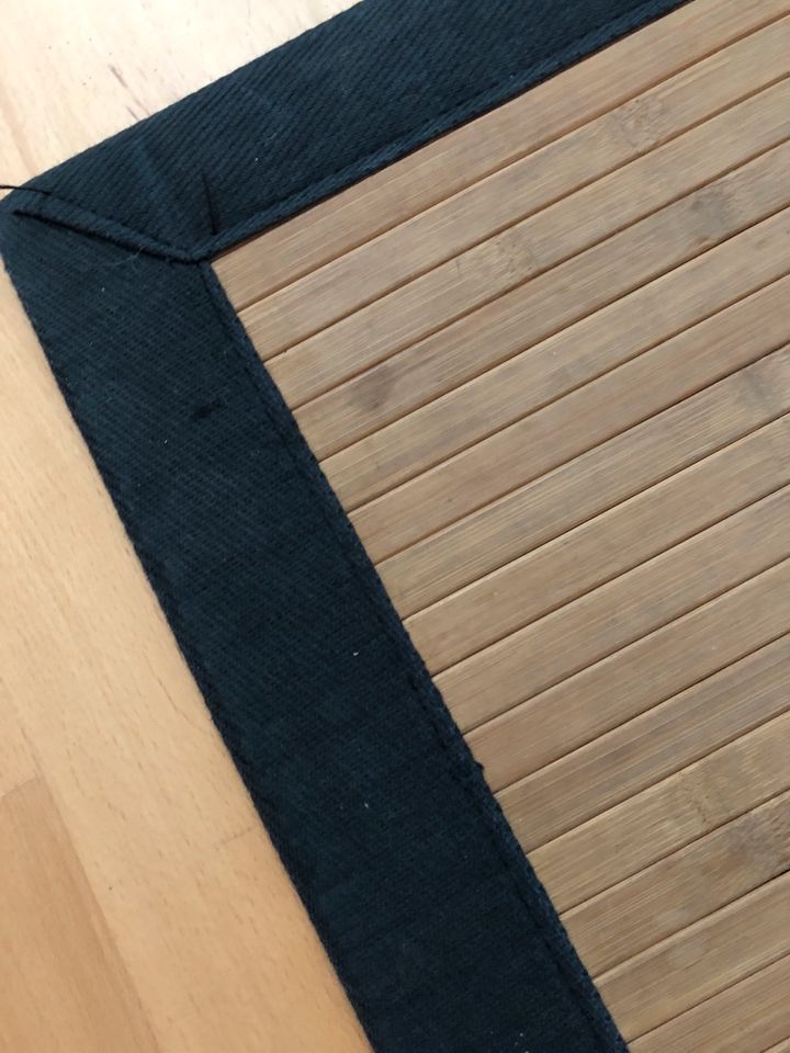 Bambusteppich mit schwarzem Rand, 1,70 m x  2,40 m in Künzell