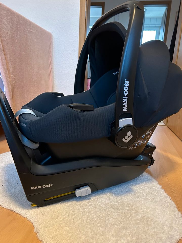 MaxiCosi Babyschale + Isofix in Duisburg