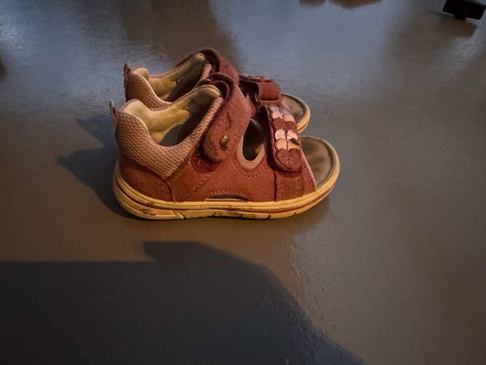 Elefanten Sandalen für Mädchen Gr. 21 in Hamburg