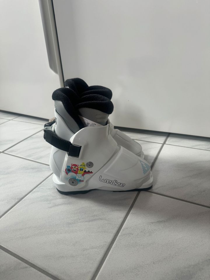 NEU Skistiefel für Kinder in Reichenbach an der Fils