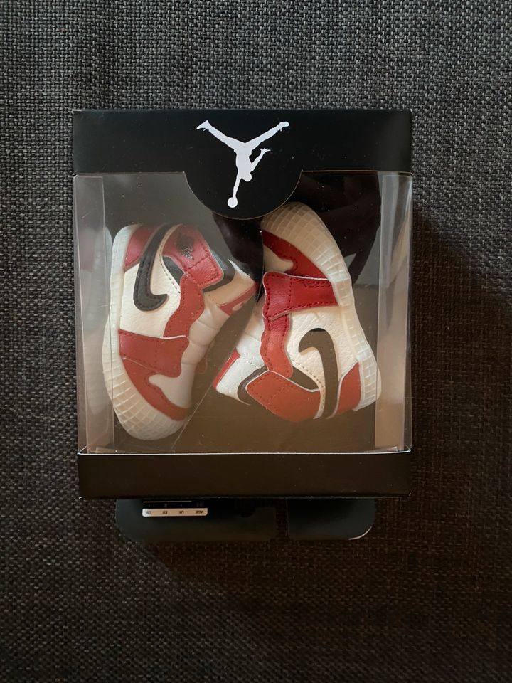 Jordan 1 crib bootie in Flensburg