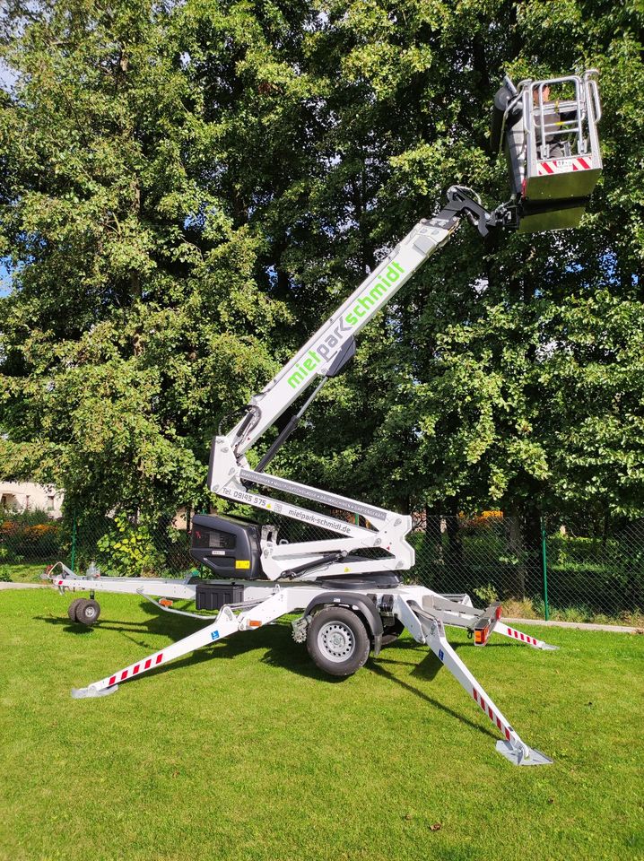 Anhänger Arbeitsbühne Minibagger Radlader  Baumaschinen mieten in Langenaltheim