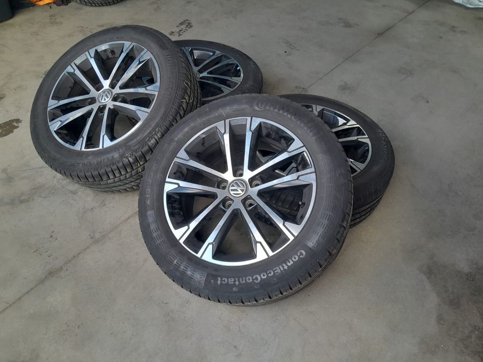 VW Golf  Alufelgen 7,0Jx17H2 ET40 Reifen 215/55 R17 3G0601025M in Gelsenkirchen