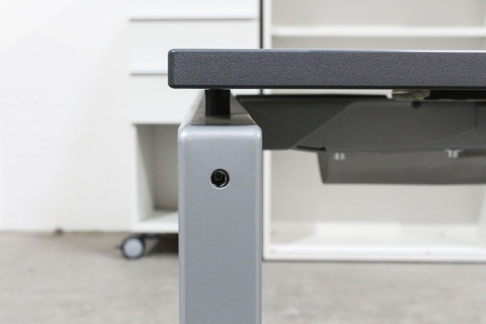 Schreibtisch mit Trennwand  VS Büromöbel Bürotisch Arbeitstisch in Mühlenbeck