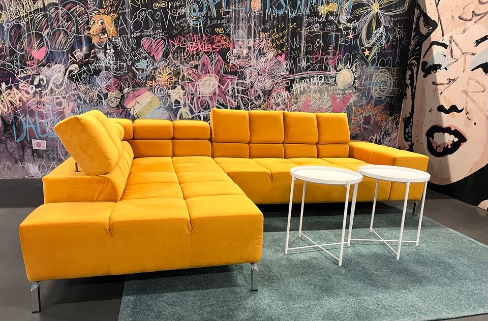 Sofa Couch Wohnlandschaft mit Hocker Ausstellungsstück in Köln