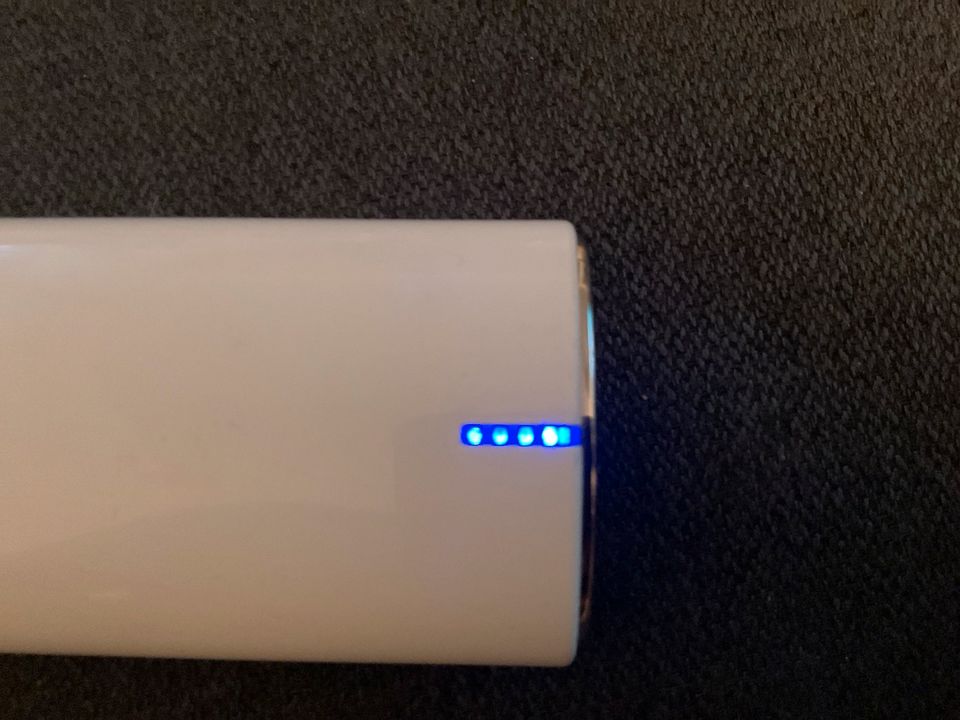 WOPOW Power Bank, Model: PD506 15600mAH mit LED Flash Funktion in Duisburg