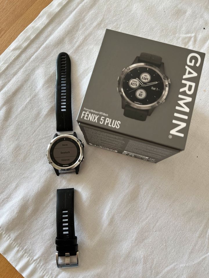 Garmin Fenix 5 plus Smartwatsch GPS Multisportuhr in Karlsfeld