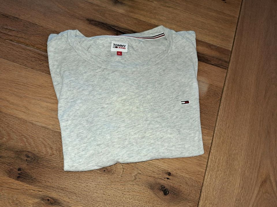 Tommy Hilfiger Shirt XL neu in Grevenbroich