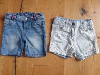 2 süße Shorts, Jeans, 1x mit Spitze, Gr. 74/80, bis 92 tragbar Baden-Württemberg - Heddesheim Vorschau