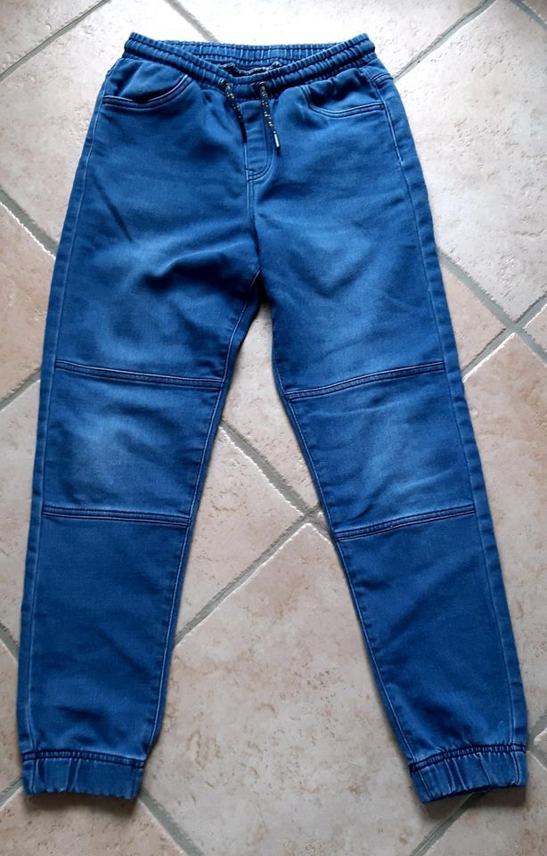 Jeans Gr 158 in Schleiden