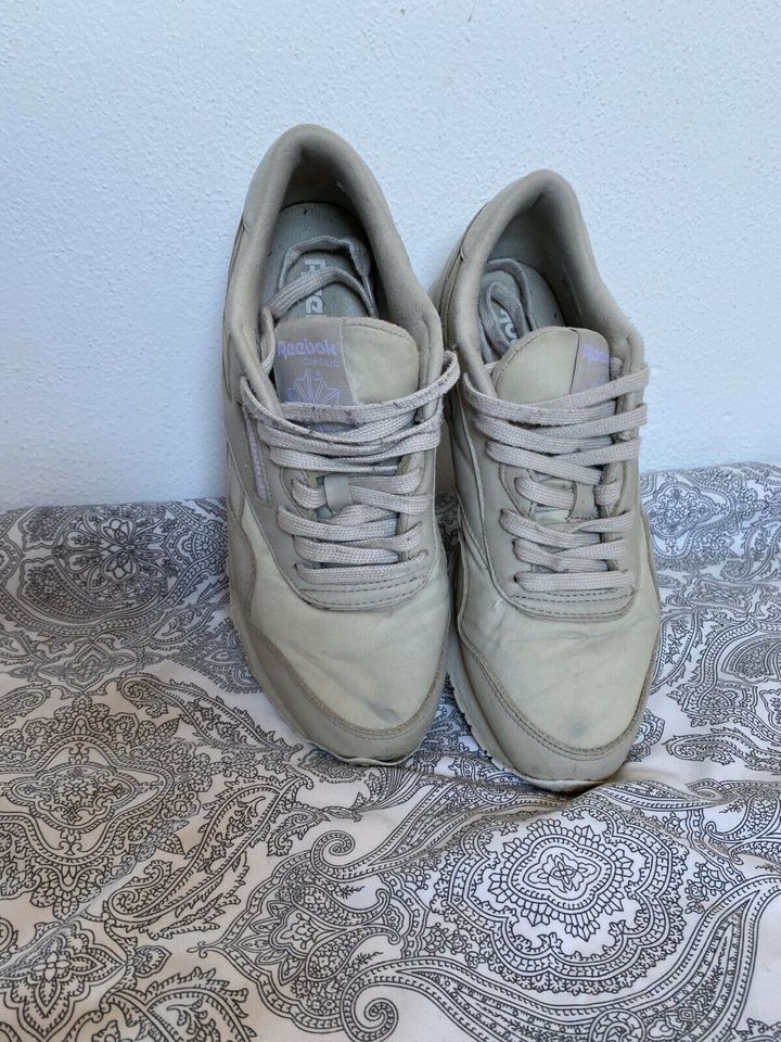 Beige Sneaker von Reebok Gr. 38 in Straubing