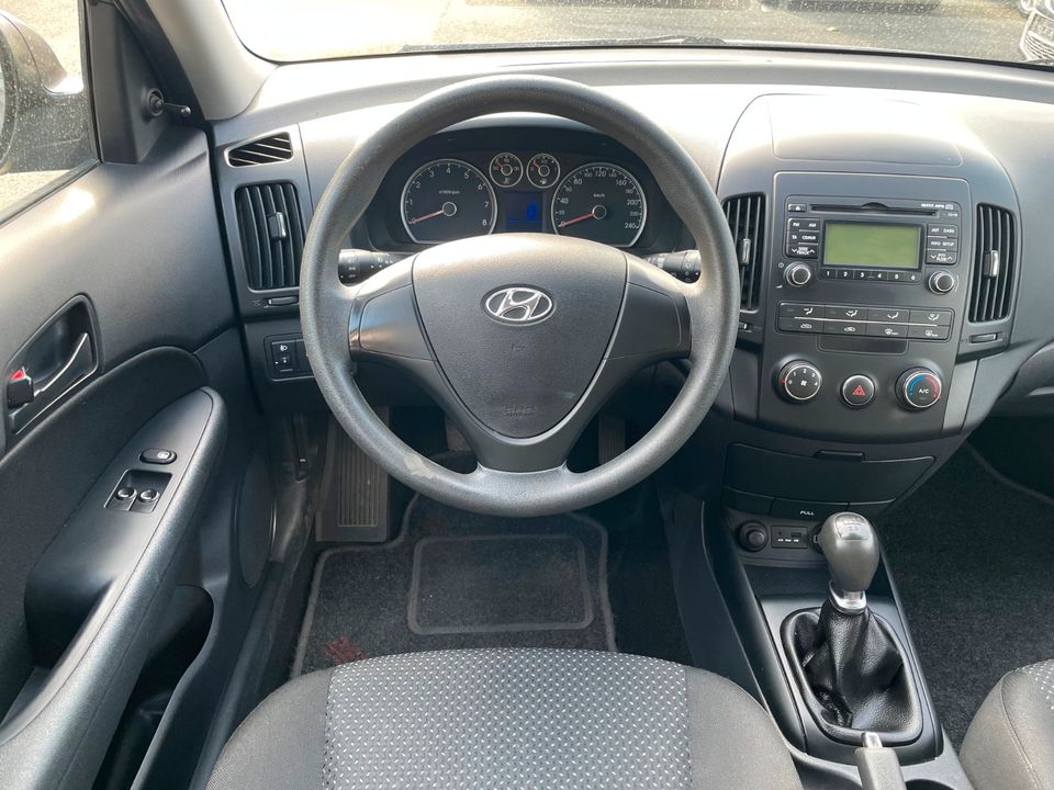 Hyundai i30 1.4 Classic*Klima*TÜV*Scheckheft*Service neu* in Hannover