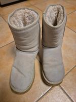 UGGs W 7 / EU38 Größe hellgrau mega warm und weich Hessen - Gründau Vorschau